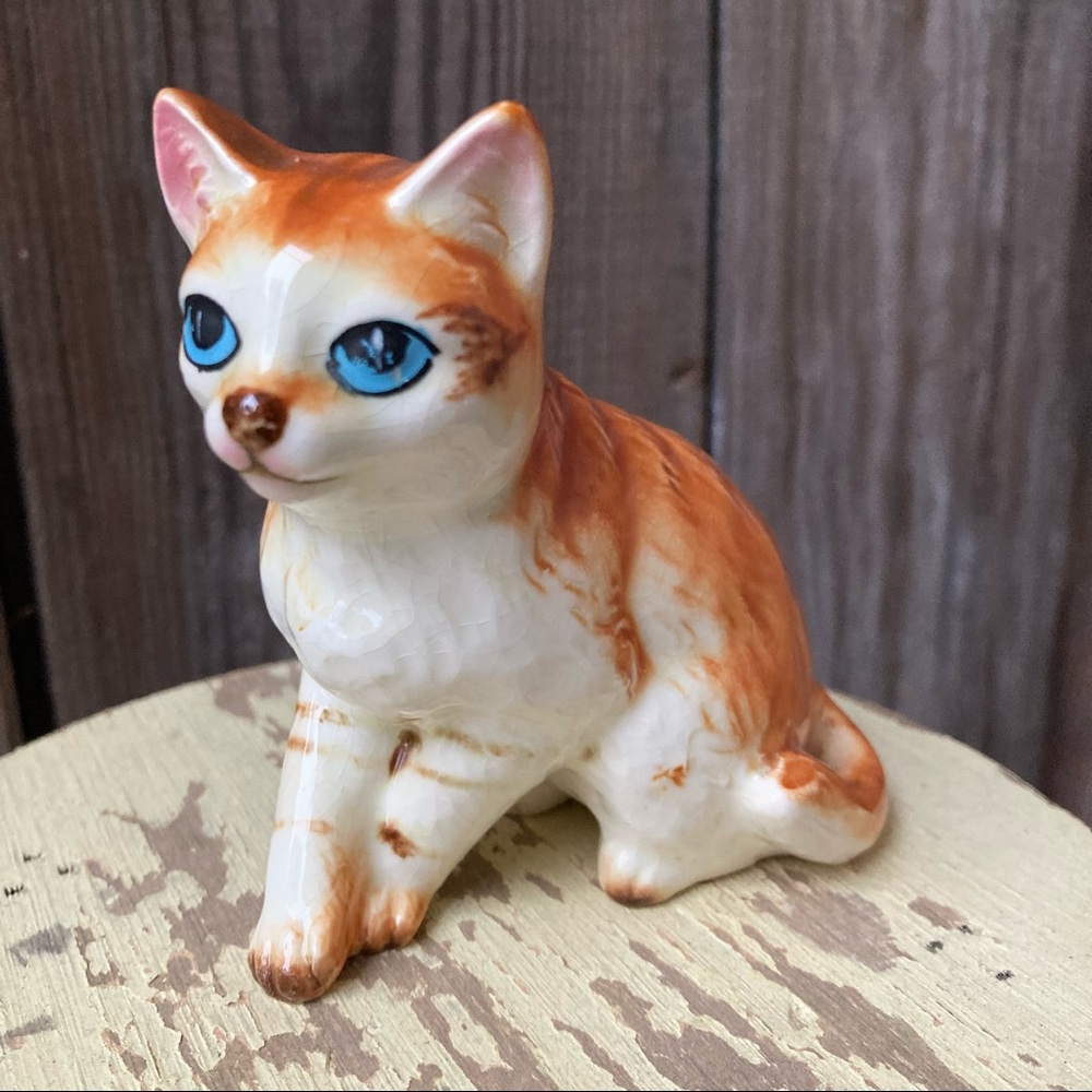 Ceramic Cat Statue - Picture 2 of 7